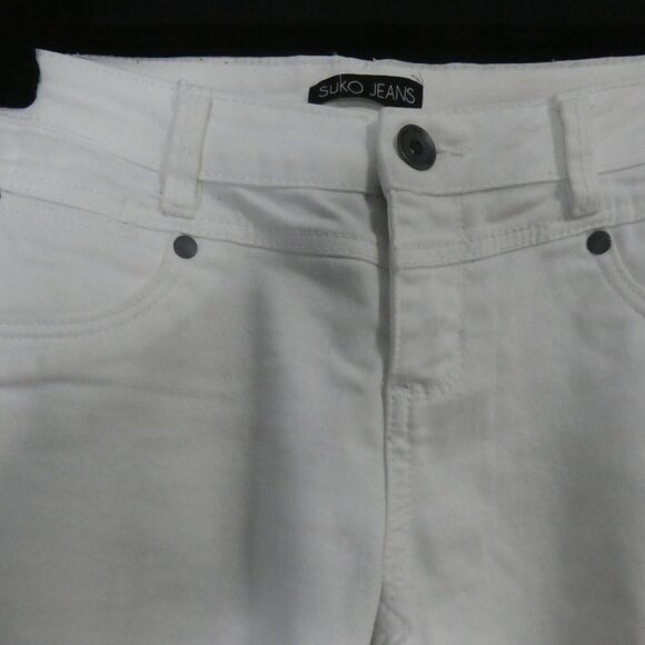 SUKO JEANS | size 4 | Classic White Cropped Capris - Picture 4 of 16